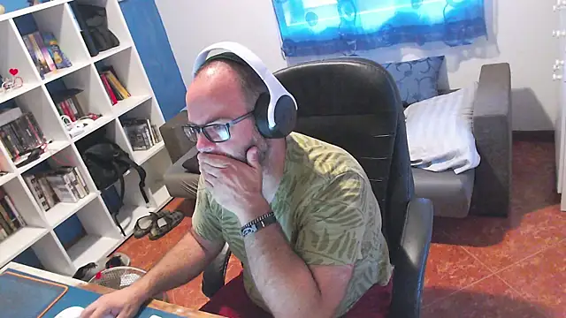Snapshot of ravingr4d4 chatting on July 10, 8:07 am ravingr4d4 online show from July 10, 8:07 am