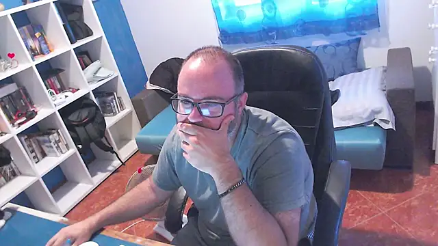 Snapshot of ravingr4d4 chatting on July 15, 8:19 am ravingr4d4 online show from July 15, 8:19 am