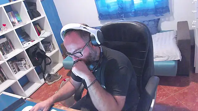 Snapshot of ravingr4d4 chatting on July 20, 10:39 am ravingr4d4 online show from July 20, 10:39 am