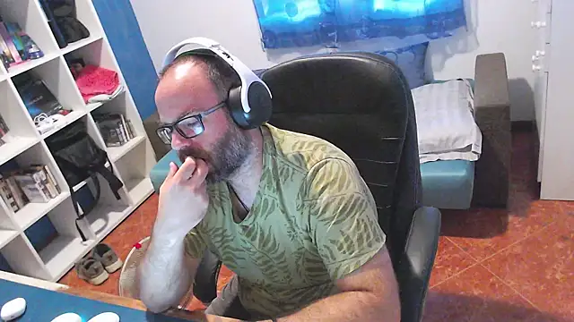 Snapshot of ravingr4d4 chatting on July 24, 8:12 am ravingr4d4 online show from July 24, 8:12 am