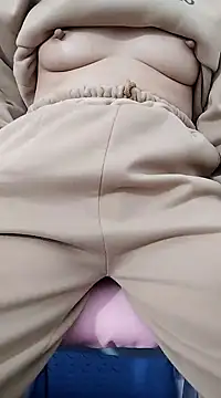 SweetGirl2k2 online show from January 19, 9:22 am