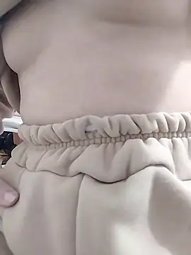 SweetGirl2k2 online show from February 18, 12:17 pm