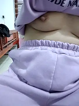 SweetGirl2k2 online show from March 14, 12:51 pm