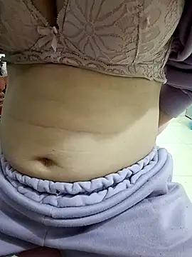 SweetGirl2k2 online show from March 18, 2:47 am