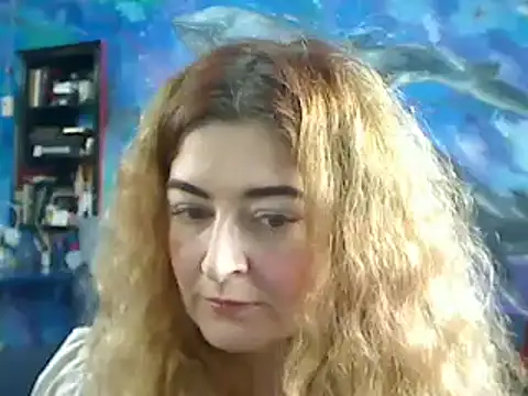 Snapshot of Helen1974 chatting on December 1, 11:25 pm Helen1974 online show from December 1, 11:25 pm