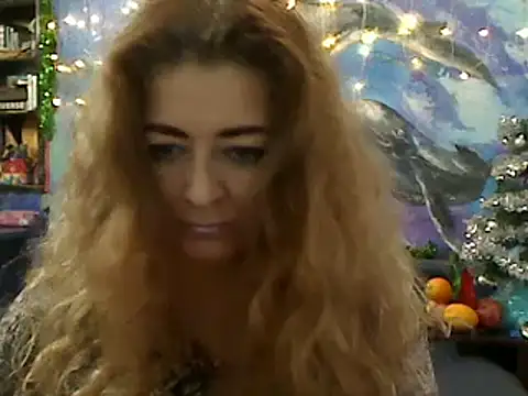 Snapshot of Helen1974 chatting on December 24, 11:49 am Helen1974 online show from December 24, 11:49 am