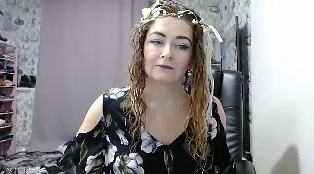 Snapshot of Helen1974 chatting on January 22, 12:27 pm Helen1974 online show from January 22, 12:27 pm
