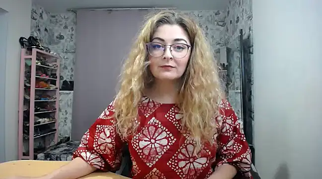 Snapshot of Helen1974 chatting on February 12, 1:09 am Helen1974 online show from February 12, 1:09 am