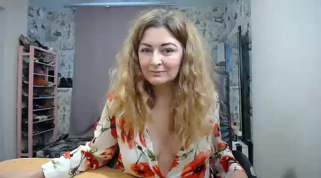 Snapshot of Helen1974 chatting on February 17, 1:10 pm Helen1974 online show from February 17, 1:10 pm