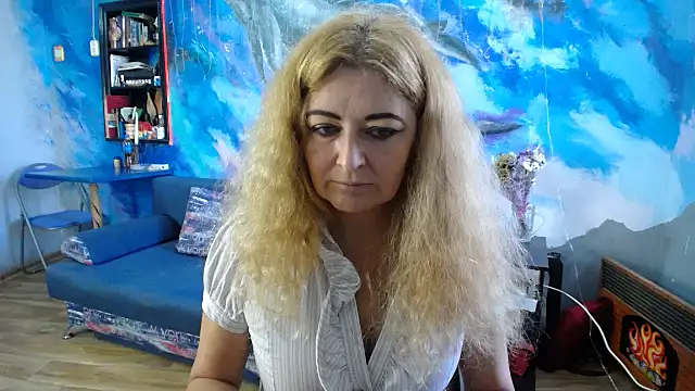 Snapshot of Helen1974 chatting on September 21, 10:17 am Helen1974 online show from September 21, 10:17 am