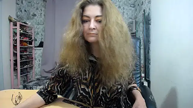 Helen1974 online show from January 10, 5:15 pm