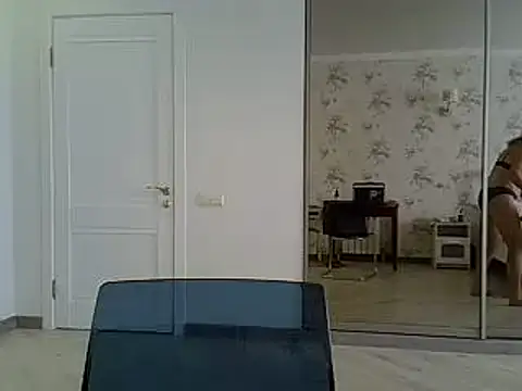 Snapshot of Alexandra-Rosee chatting on October 11, 6:12 am Alexandra-Rosee online show from October 11, 6:12 am