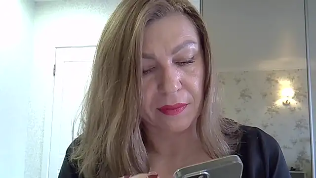 Snapshot of Alexandra-Rosee chatting on November 20, 6:24 am Alexandra-Rosee online show from November 20, 6:24 am