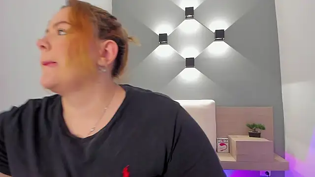 sophiarossee  online show from March 3, 12:27 pm