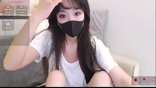 Snapshot of Duludulu_007 chatting on February 5, 10:53 am Duludulu 007 online show from February 5, 10:53 am