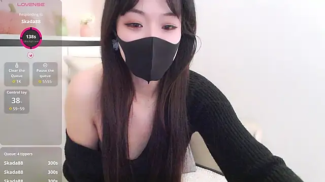 Snapshot of Duludulu_007 chatting on February 24, 6:22 am Duludulu 007 online show from February 24, 6:22 am