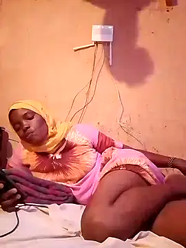 Snapshot of cute_naimah chatting on November 6, 9:15 pm cute naimah online show from November 6, 9:15 pm