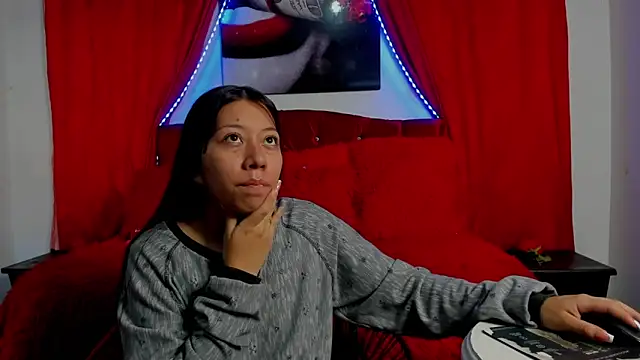 sexylaurita online show from January 15, 12:15 pm