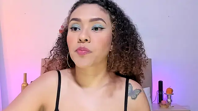 Zoe Gruber online show from December 19, 12:28 am