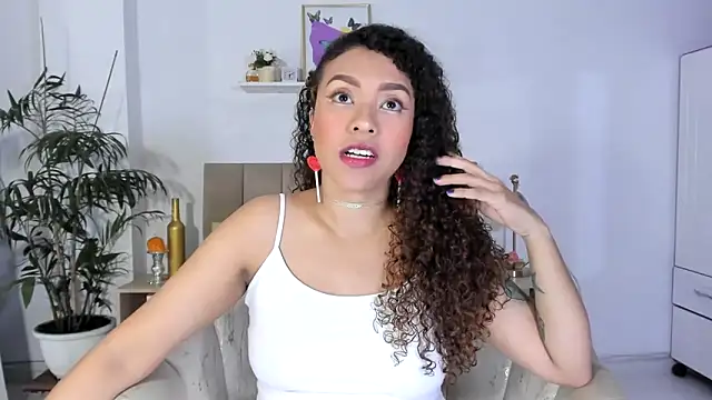 Zoe Gruber online show from February 11, 11:10 pm