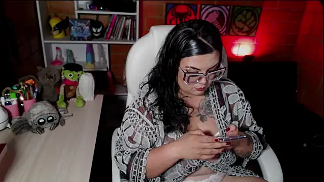 juliette rd online show from November 19, 8:25 am