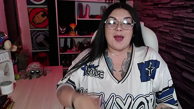 Snapshot of juliette_rd chatting on June 19, 6:23 pm juliette rd online show from June 19, 6:23 pm
