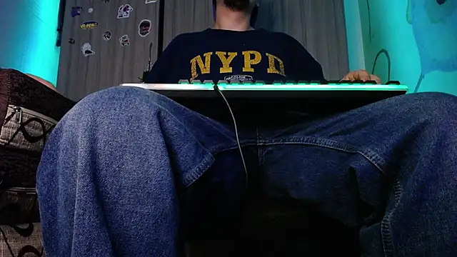 Snapshot of zacwatson_ chatting on December 17, 8:56 am zacwatson  online show from December 17, 8:56 am