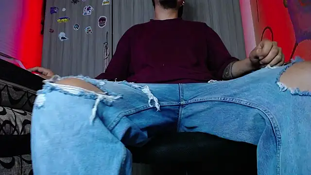 Snapshot of zacwatson_ chatting on December 30, 5:44 pm zacwatson  online show from December 30, 5:44 pm