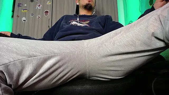 Snapshot of zacwatson_ chatting on January 14, 5:45 pm zacwatson  online show from January 14, 5:45 pm