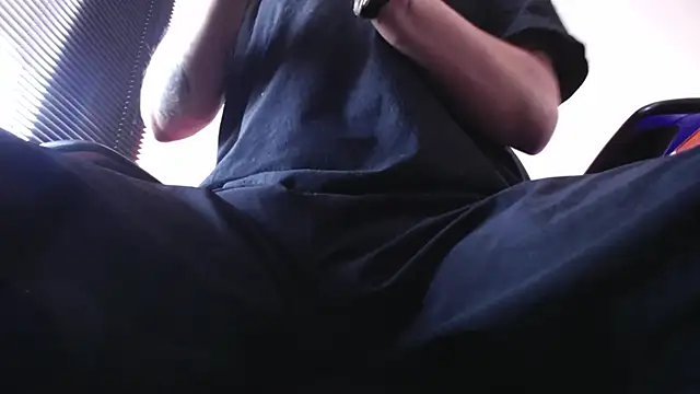 zacwatson  online show from March 2, 8:59 pm