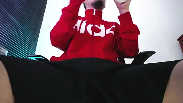 Snapshot of zacwatson_ chatting on June 18, 4:11 pm zacwatson online show from June 18, 4:11 pm