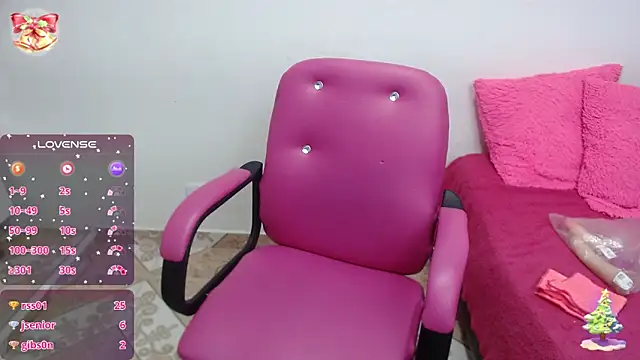 Snapshot of CristialJones_ chatting on December 24, 4:51 pm CristialJones online show from December 24, 4:51 pm