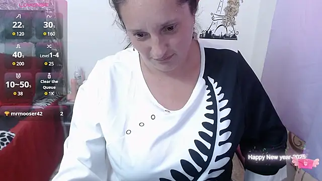 Snapshot of CristialJones_ chatting on January 14, 7:43 pm CristialJones online show from January 14, 7:43 pm