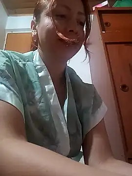 Snapshot of malusexy33 chatting on February 14, 4:26 am malusexy33 online show from February 14, 4:26 am