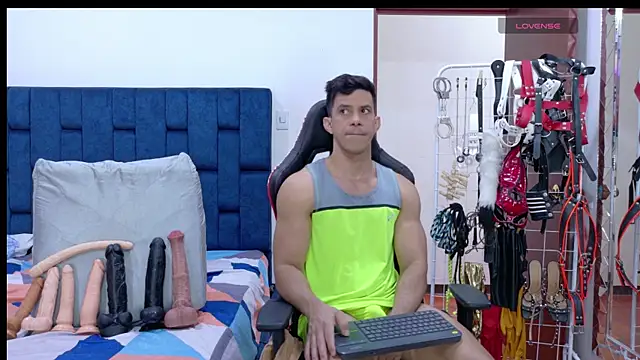 Snapshot of JoseRumbero26 chatting on May 16, 12:48 pm JoseRumbero26 online show from May 16, 12:48 pm