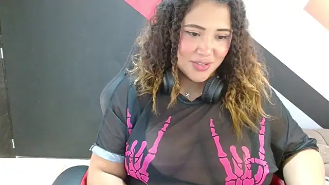 Snapshot of I_am_yours- chatting on January 11, 3:09 pm I am yours- online show from January 11, 3:09 pm