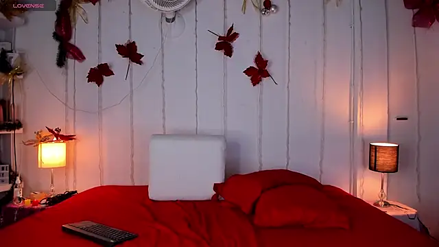 thamaral1 online show from December 4, 7:12 pm