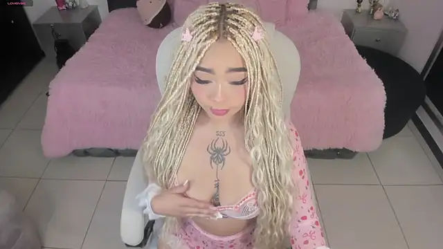Snapshot of conny__curly chatting on July 6, 12:57 pm conny curly online show from July 6, 12:57 pm