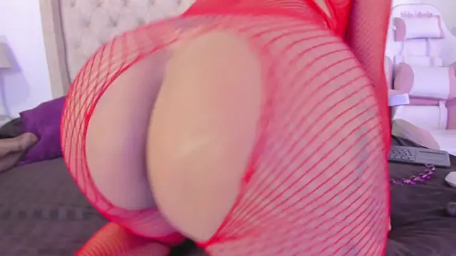 Snapshot of natalia_collinslim chatting on January 11, 3:44 am natalia collinslim online show from January 11, 3:44 am