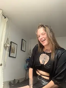 Snapshot of Mymy_Stevo_420 chatting on December 18, 1:44 am Mymy Stevo 420 online show from December 18, 1:44 am