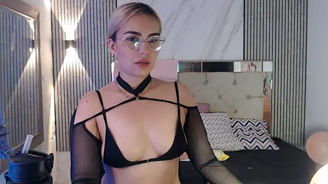 Snapshot of ashley__tylor chatting on May 17, 7:17 am ashley tylor online show from May 17, 7:17 am