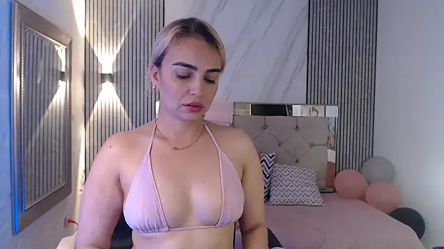 Snapshot of ashley__tylor chatting on May 18, 4:07 am ashley tylor online show from May 18, 4:07 am