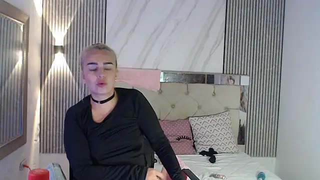 Snapshot of ashley__tylor chatting on June 6, 4:33 pm ashley tylor online show from June 6, 4:33 pm