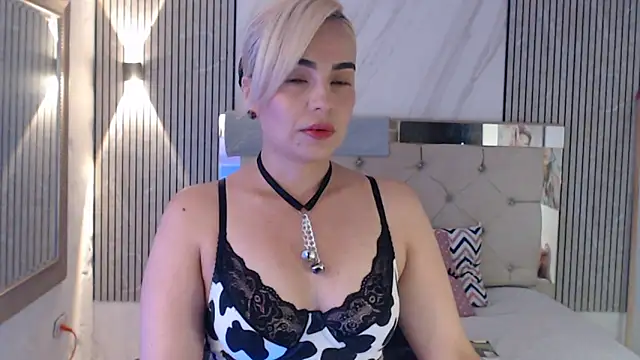 Snapshot of ashley__tylor chatting on June 13, 7:45 pm ashley tylor online show from June 13, 7:45 pm