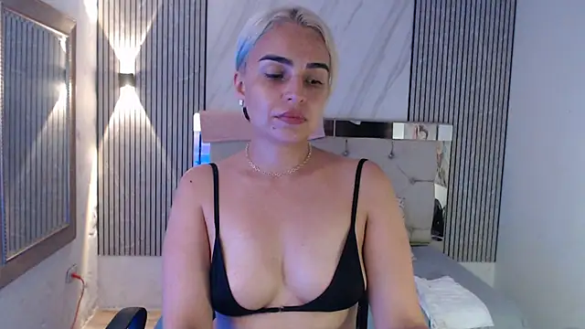 Snapshot of ashley__tylor chatting on July 13, 3:31 am ashley tylor online show from July 13, 3:31 am