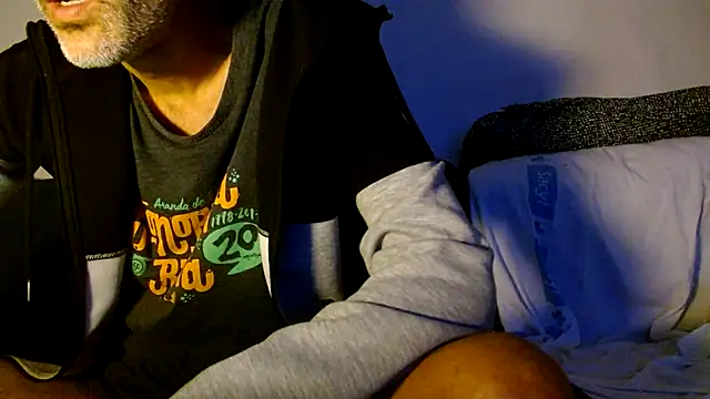 Snapshot of gaditanoxcyl chatting on October 26, 3:12 am gaditanoxcyl online show from October 26, 3:12 am