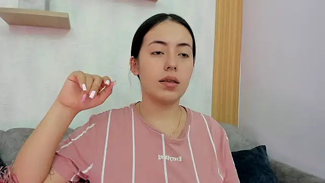 Julietasantos   online show from January 27, 2:57 pm