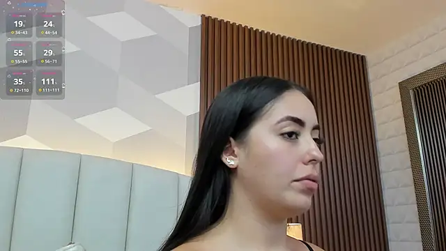 Julietasantos   online show from September 25, 6:22 pm