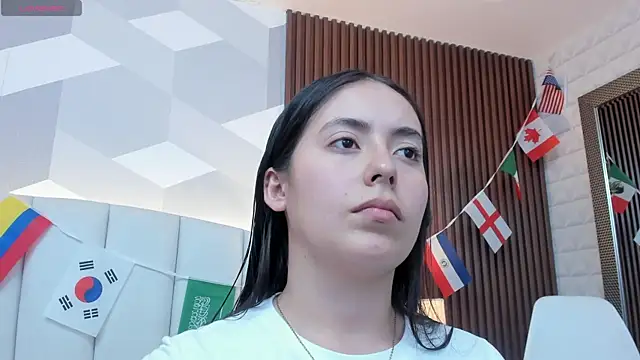 Snapshot of Julietasantos__ chatting on June 25, 6:23 pm Julietasantos online show from June 25, 6:23 pm