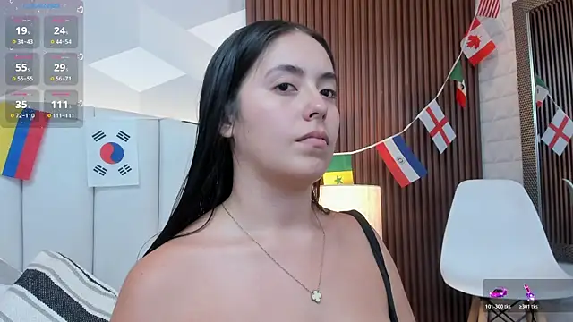 Snapshot of Julietasantos__ chatting on July 1, 6:51 pm Julietasantos online show from July 1, 6:51 pm